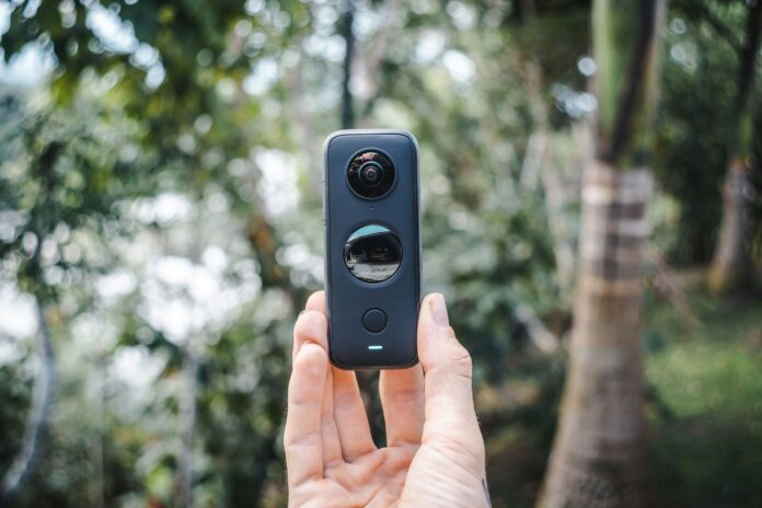 Insta360 X5